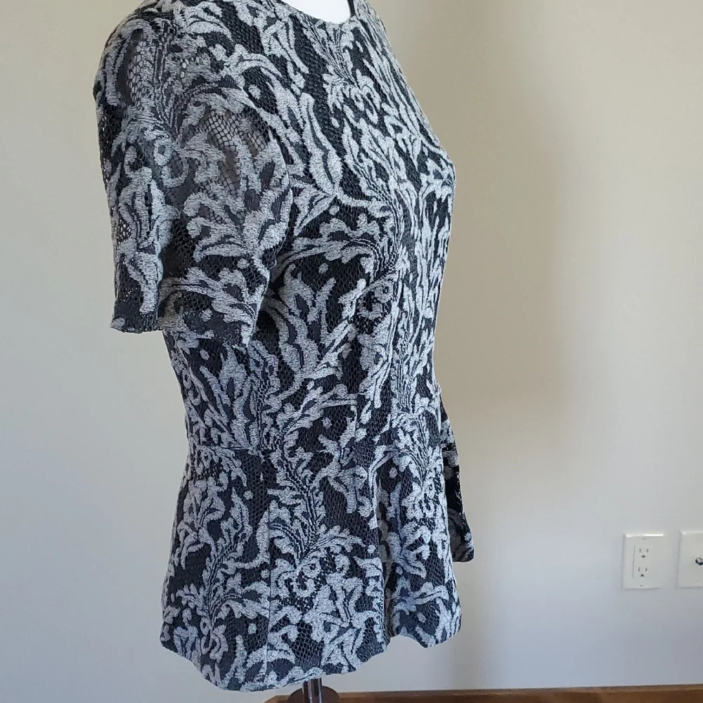 Ann Taylor Elegant Black and Gray Floral Women's Top - Picture 4 of 15